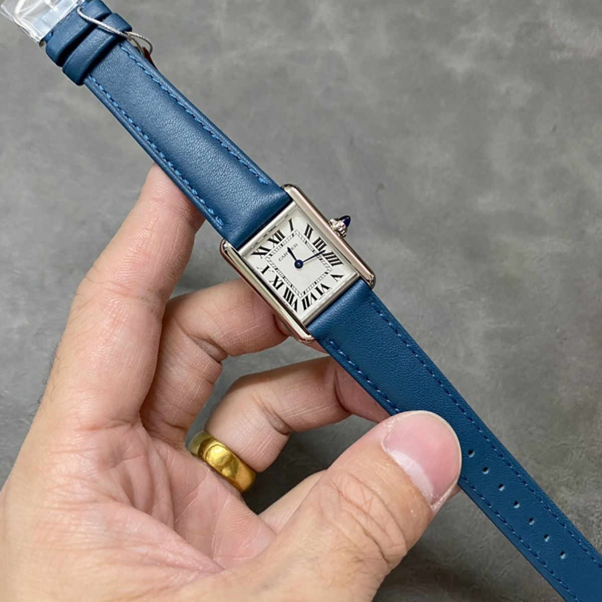 Parisian Rectangular Essential watch 29.5 x 22 mm 7878