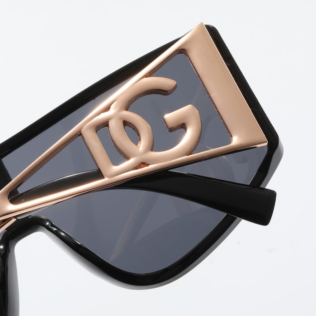 2026 Oversized Fashionable Metal Frame Sunglasses