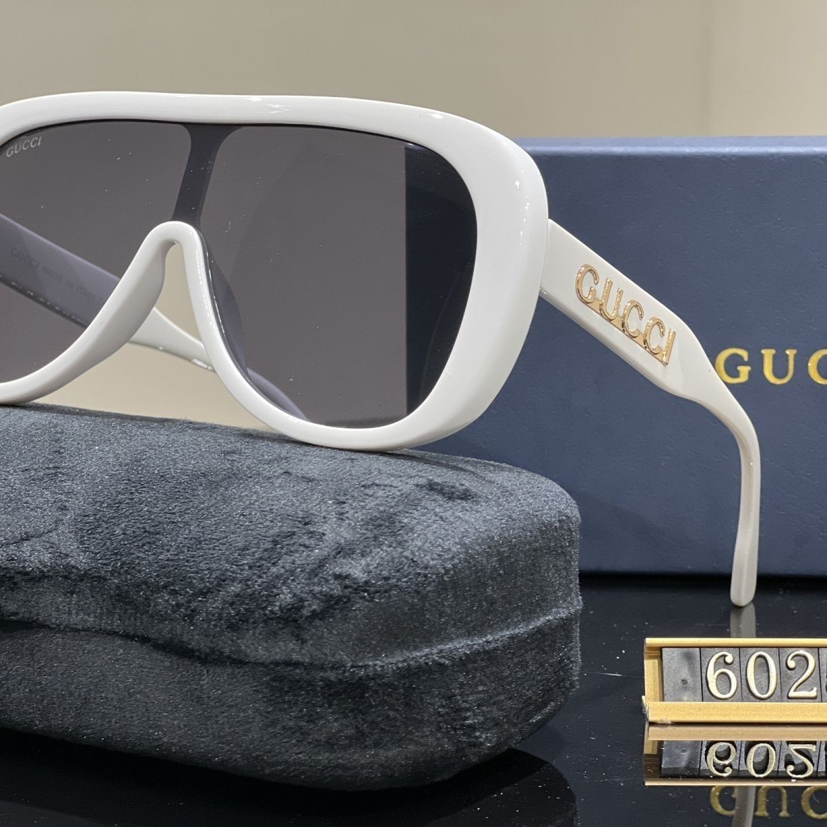 2026 Large Frame One Piece Fashion Sunglasses