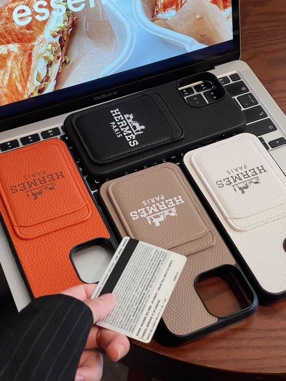 Luxurious pebbled leather card case