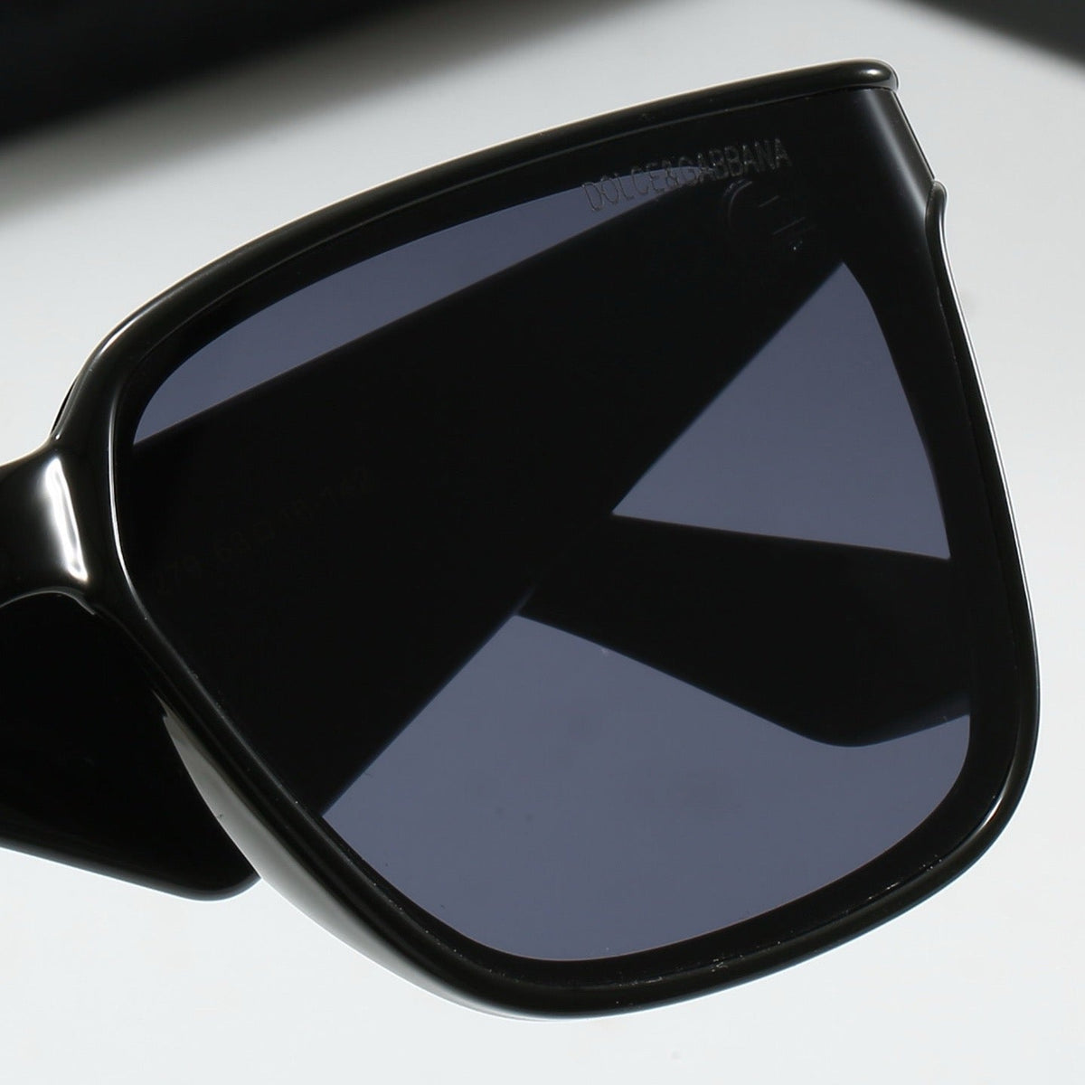 2026 6 colors of fashionable and popular triangle-leg sunglasses  4258