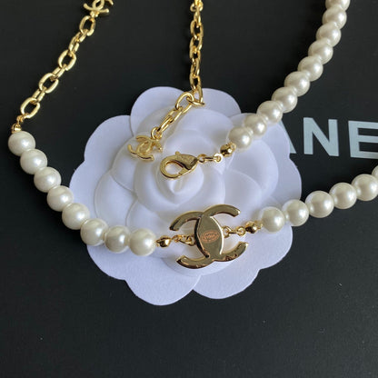 Interlocking Circle Pearl Bracelet