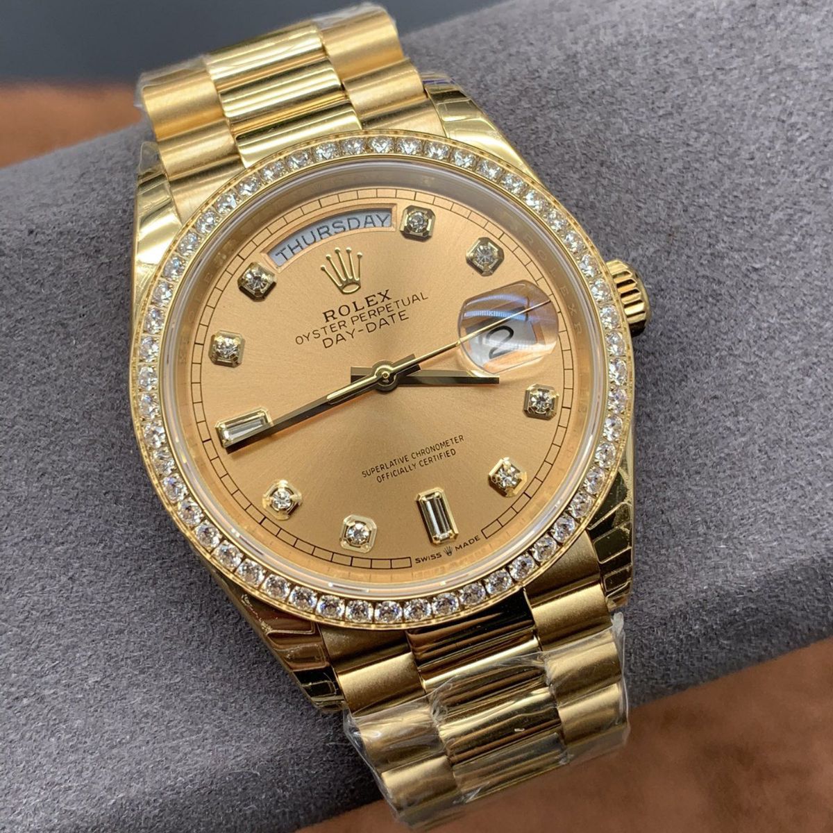 [Super Clone] Regency Weekday 36 mm Weekday Brilliant diamond set Bezel Champagne colour set with diamonds Dial 128348RBR 5029