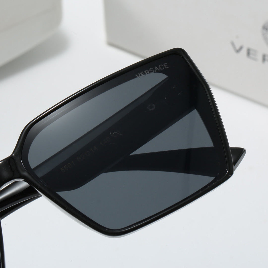 2026 Vintage Square Emblem Sunglasses