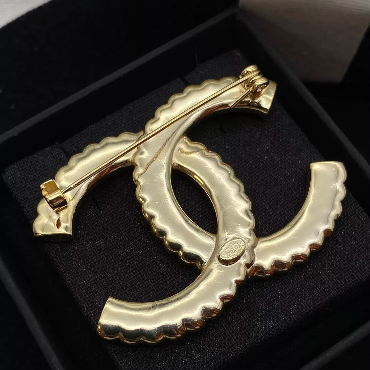 Temperament Pearl Splicing Brooch