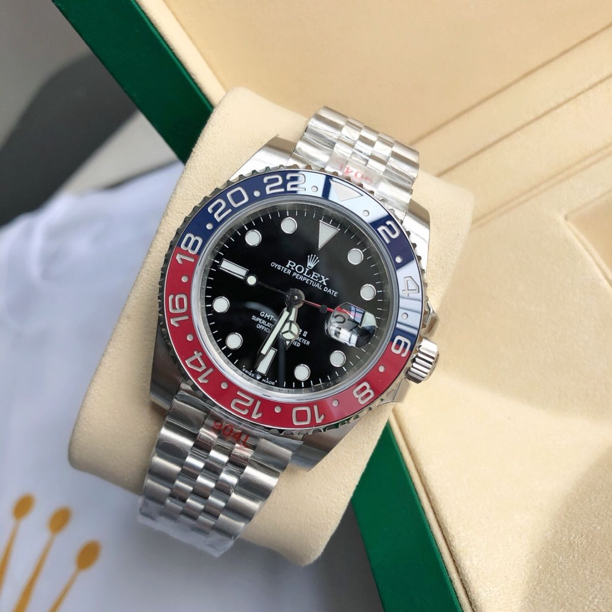 Regency Traveller Traveller 40 mm Five-Link Red and blue Bezel Black Dial 126710BLRO 8499