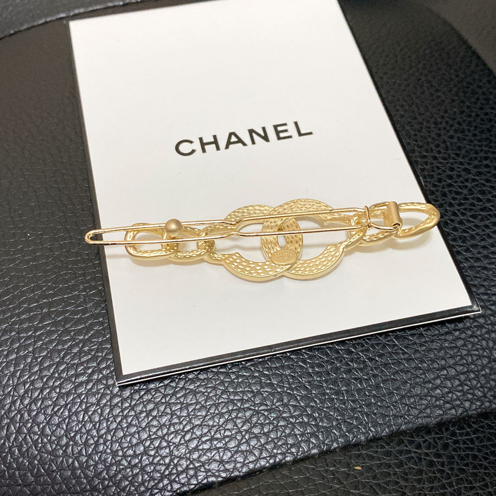 Diamond Interlocking Circle Hair Clip