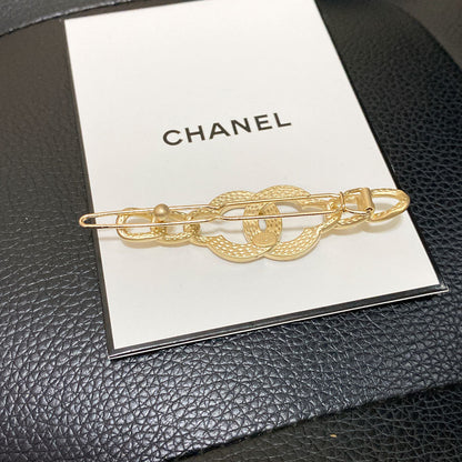 Diamond Interlocking Circle Hair Clip