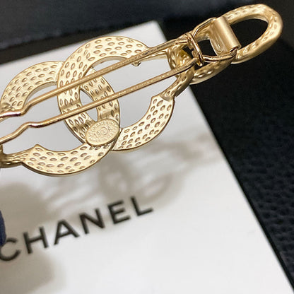 Diamond Interlocking Circle Hair Clip