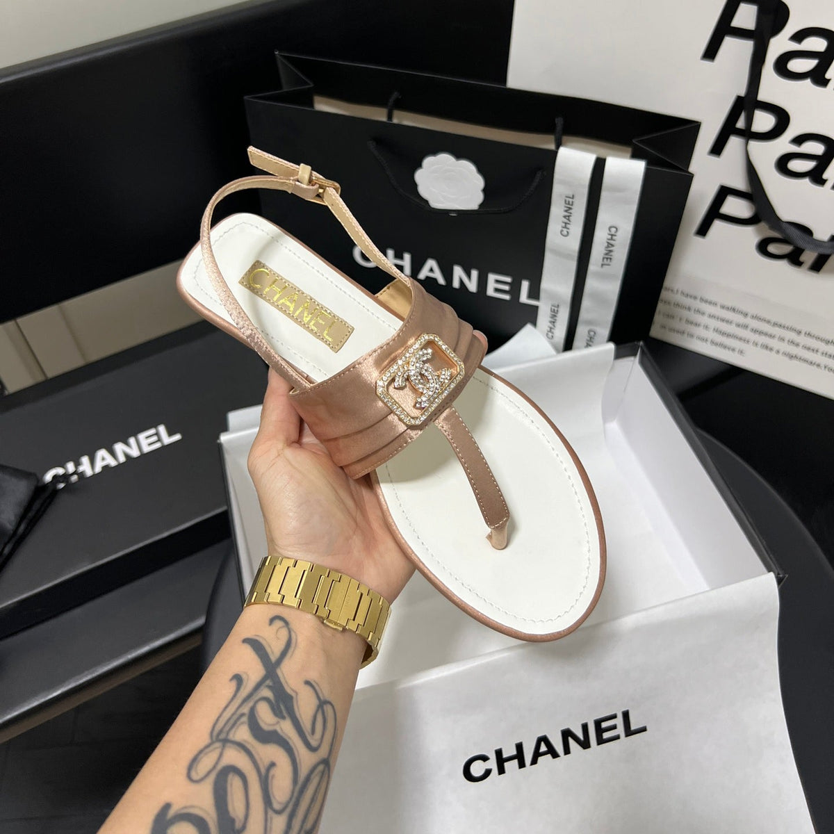 Fashion Diamond Buckle Flip Sandals