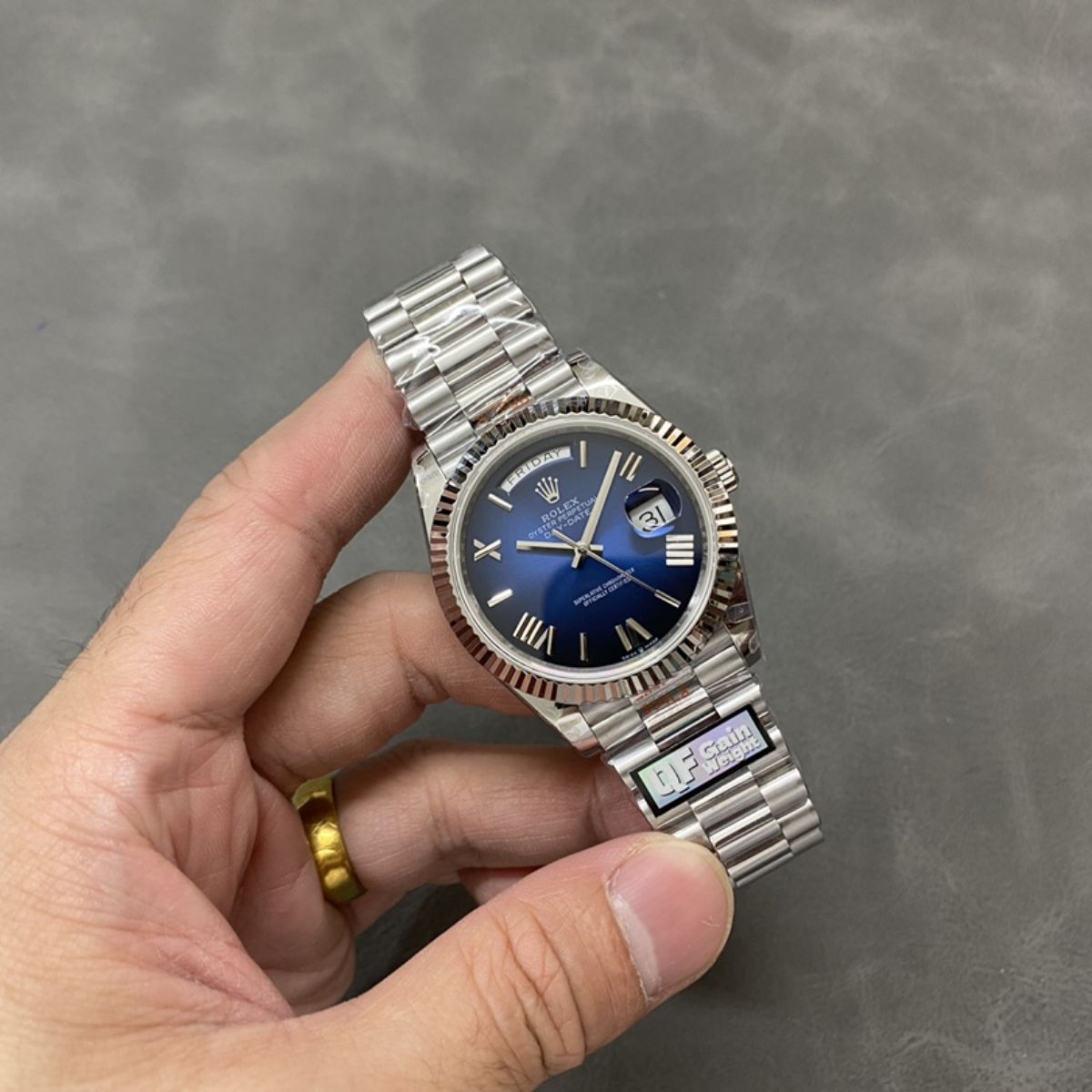 Regency Weekday 40 mm Weekday Fluted Bezel Blue ombre Dial 228236 6826