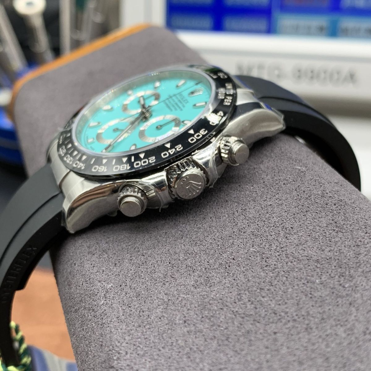 [Super Clone] Regency Racing Chronograph 40 mm Rubber Ceramic Bezel Ice blue Dial 2495