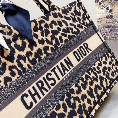 2026 Exquisite+leather+bags-529