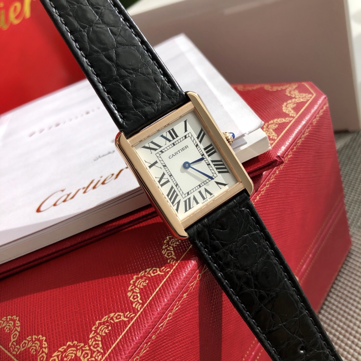 Parisian Rectangular Essential watch 33 x 27 mm 5811