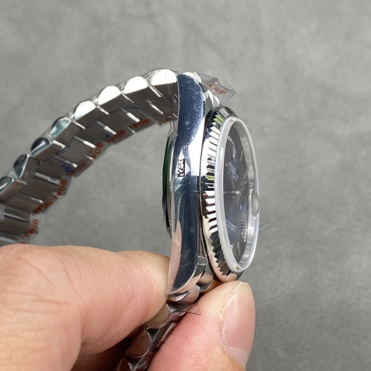 Regency Weekday 36 mm Weekday Fluted Bezel Blue ombre Dial 128239 8307