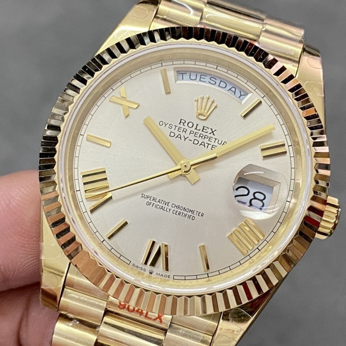 [Super Clone] Regency Weekday 40 mm Weekday Fluted Bezel White Dial 228236 8496