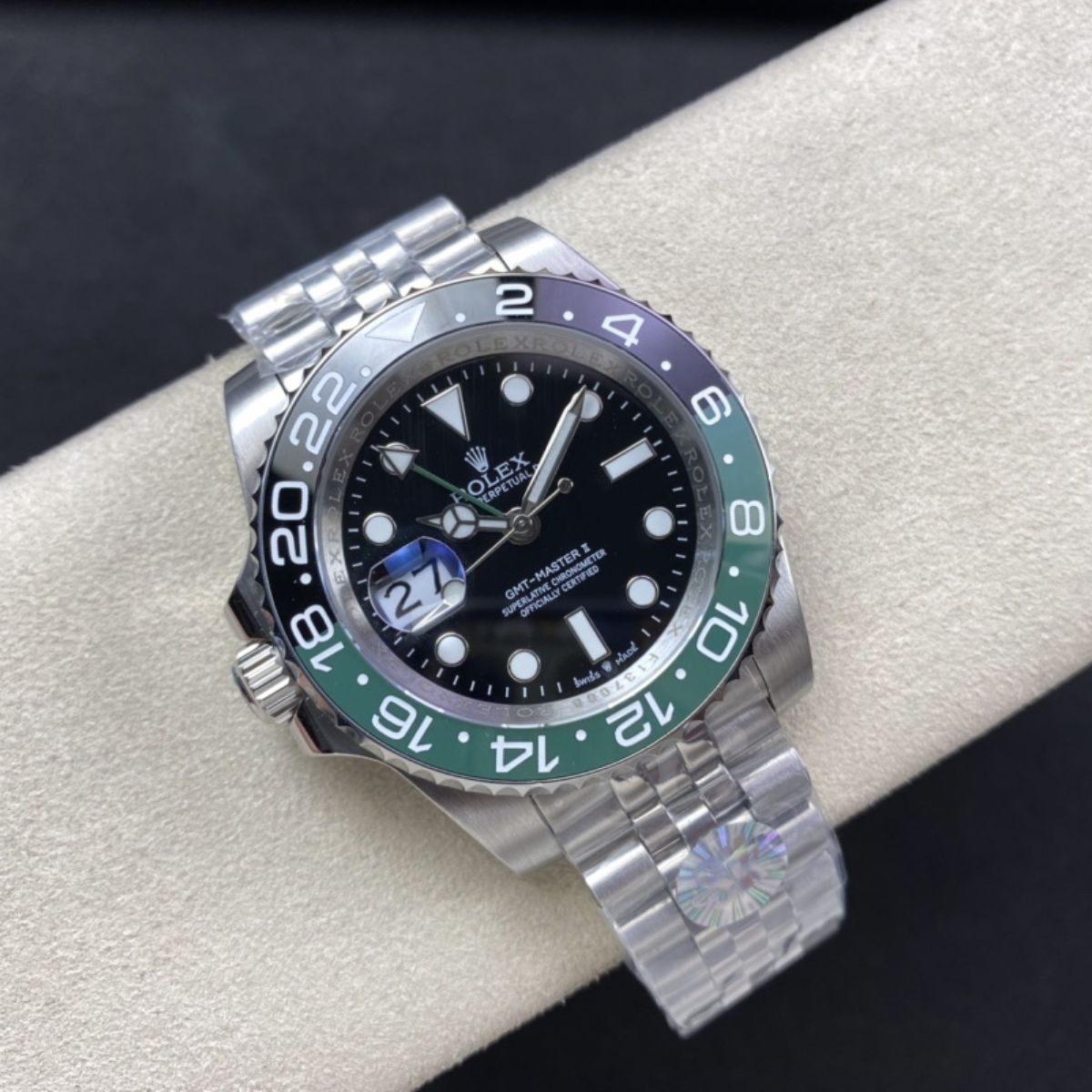 Regency Traveller Traveller 40 mm Timeless Black and green Bezel Black Dial 126720VTNR 3160