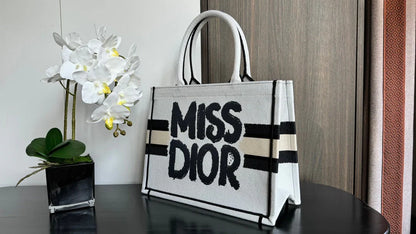 2026 Exquisite+leather+bags-398