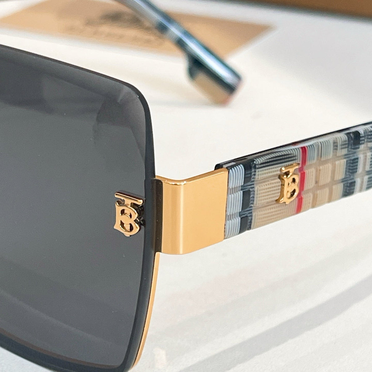 2024 New Fashion Large Frame Sunglasses in 5 Colors BE2491