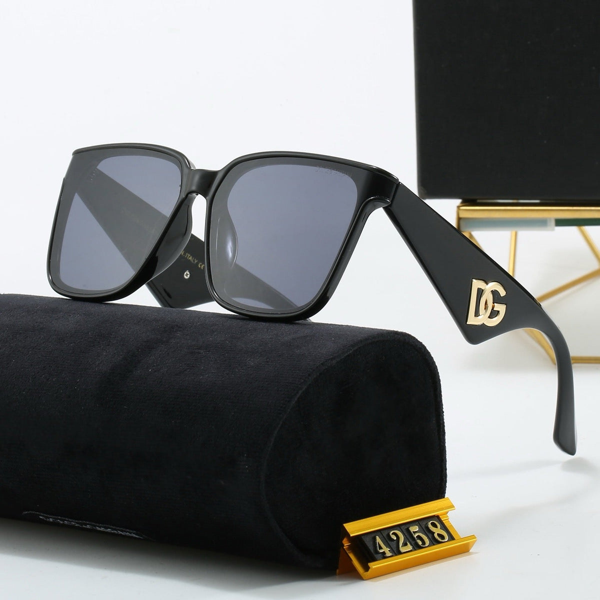 2026 6 colors of fashionable and popular triangle-leg sunglasses  4258