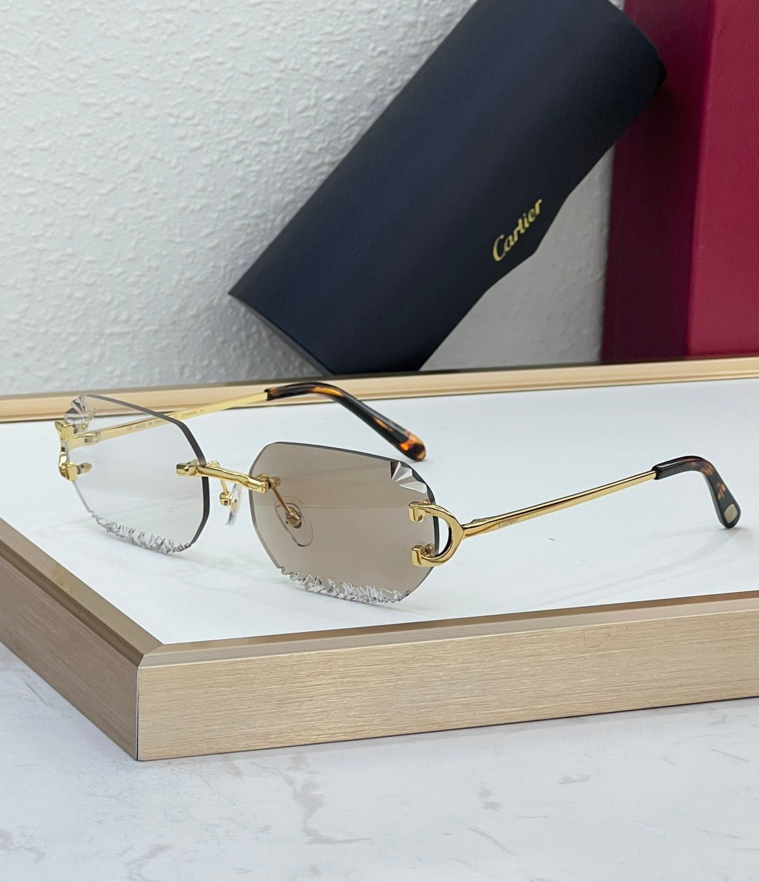 2026 Discoloration New series of cut lens sunglasses can change color under ultraviolet light