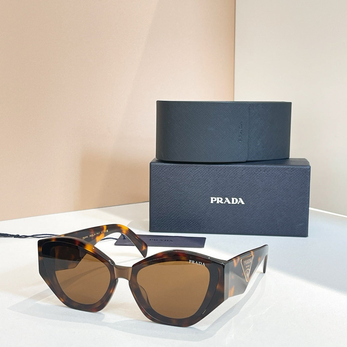 2026 New style two-tone cat-shaped sunglasses
