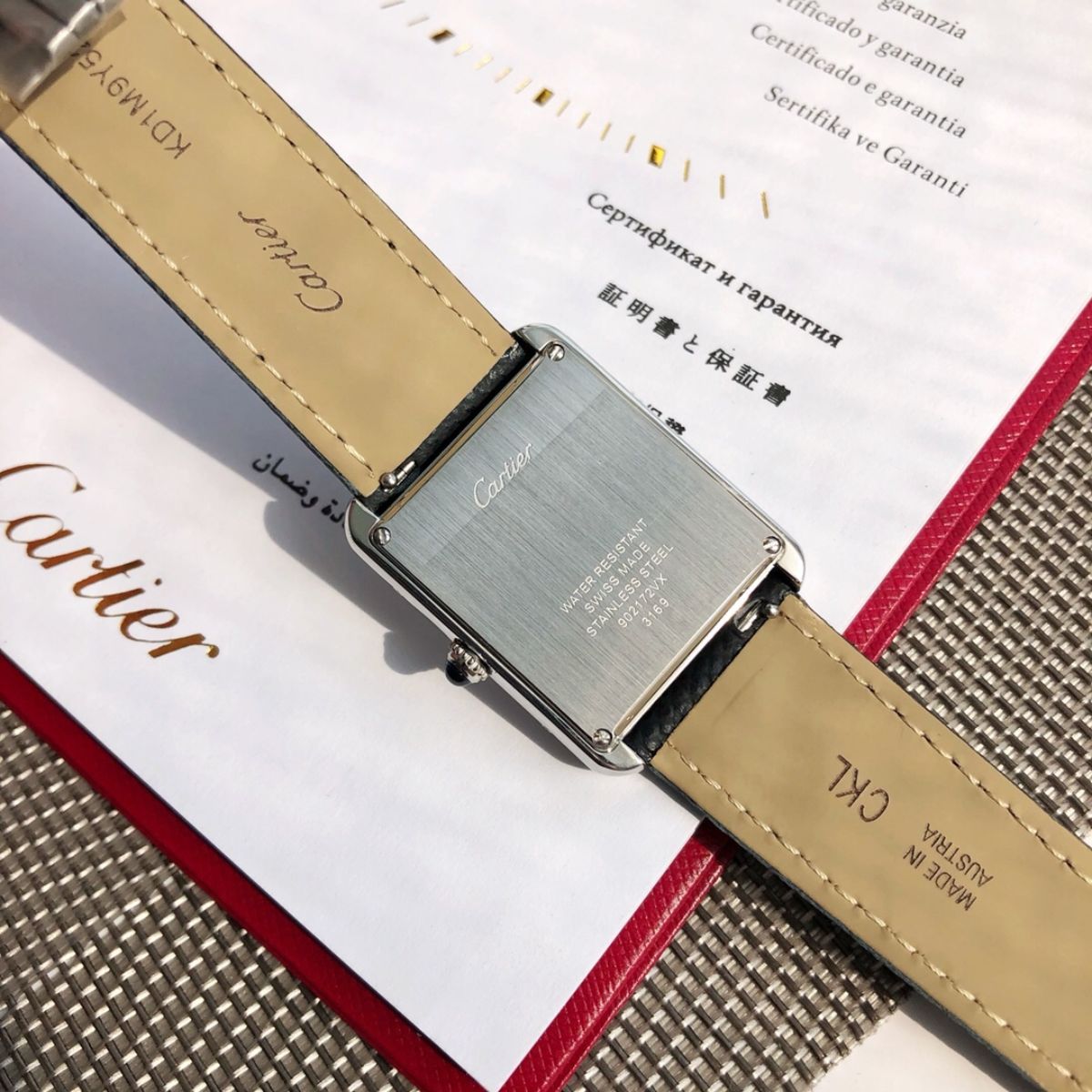 Parisian Rectangular Essential watch 33 x 27 mm 5615