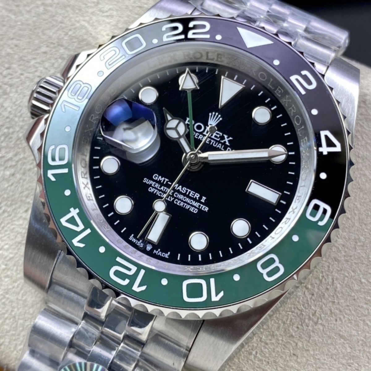 [Super Clone] Regency Traveller Traveller 40 mm Timeless Black and green Bezel Black Dial 126720VTNR 5630
