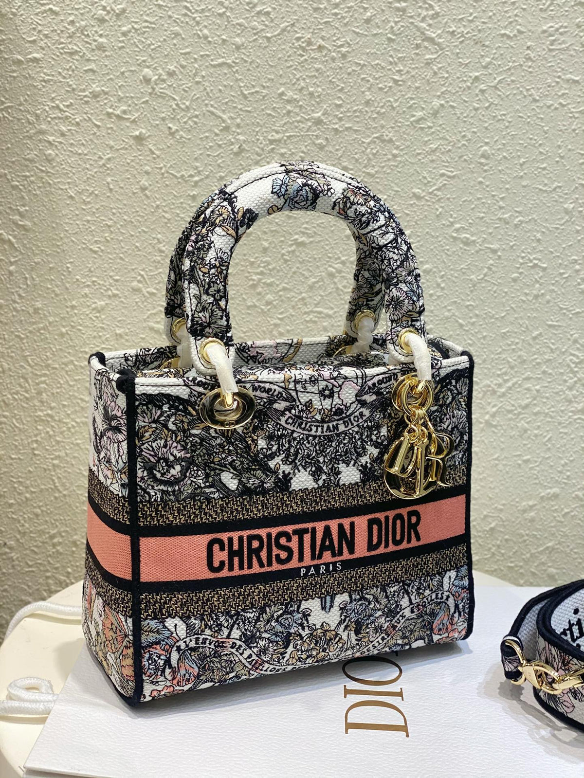2026 Exquisite+leather+bags-142
