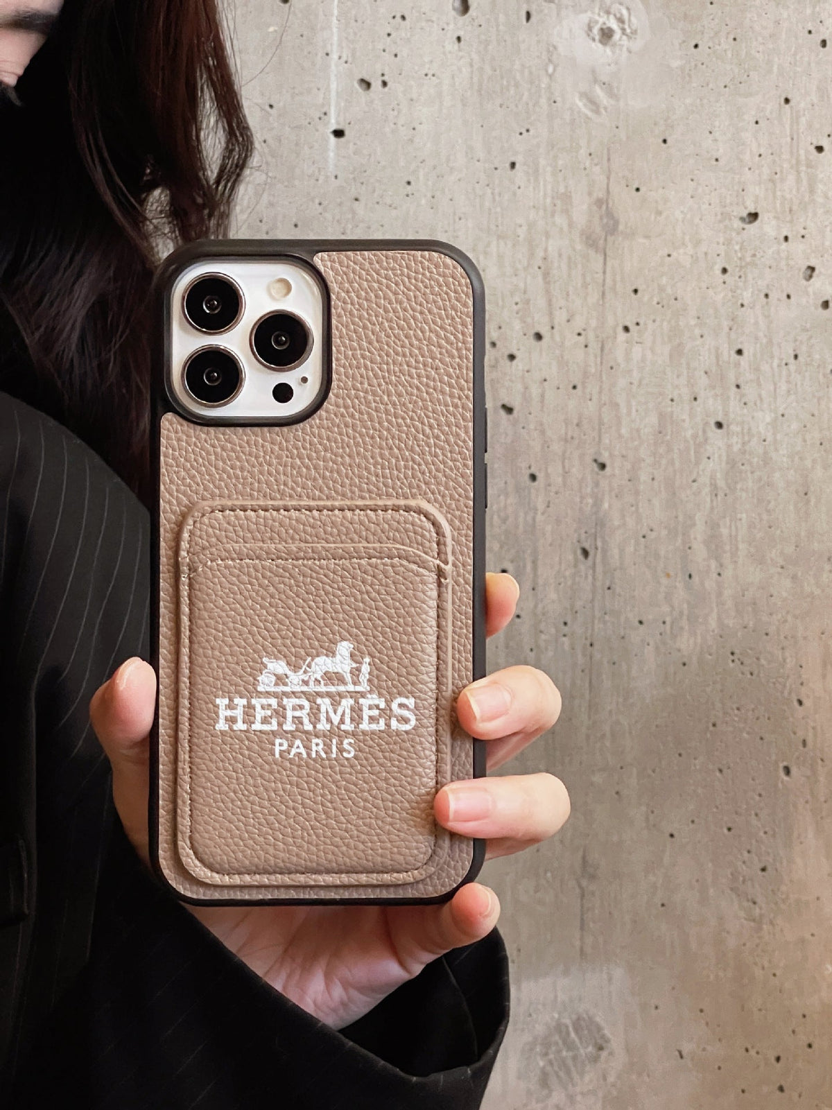Luxurious pebbled leather card case
