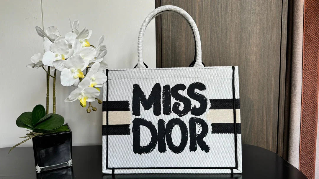 2026 Exquisite+leather+bags-398