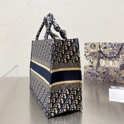 2026 Exquisite+leather+bags-536