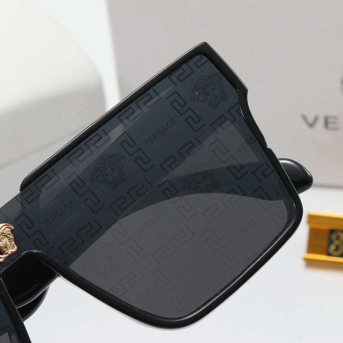 2026 Retro Printed Fashion Squre Sunglasses
