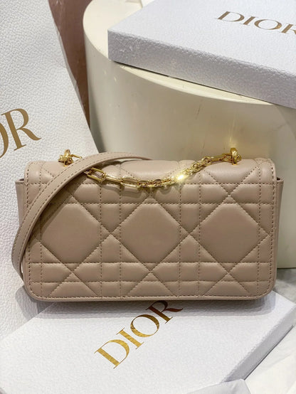 2026 Exquisite+leather+bags-130