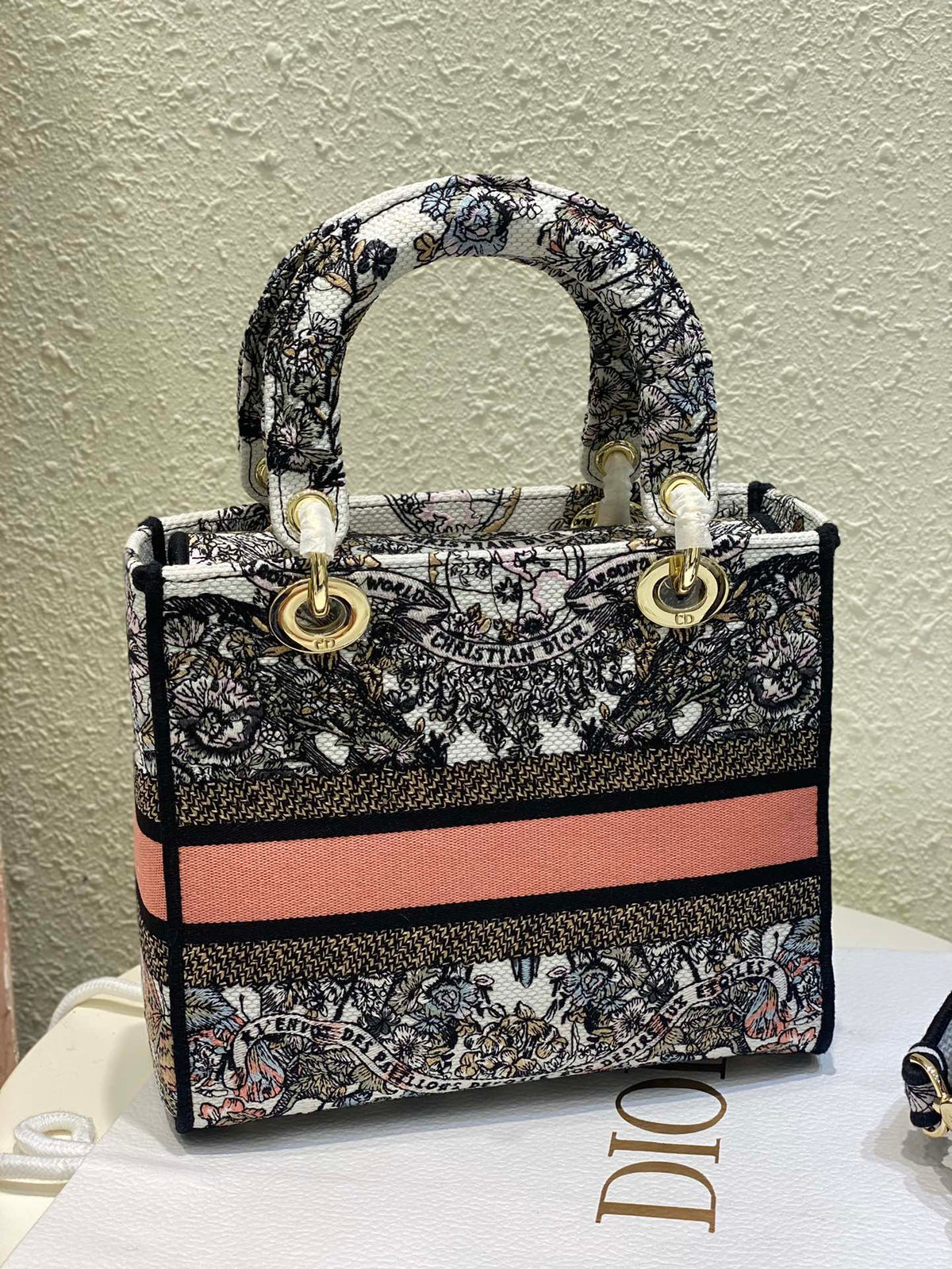 2026 Exquisite+leather+bags-142