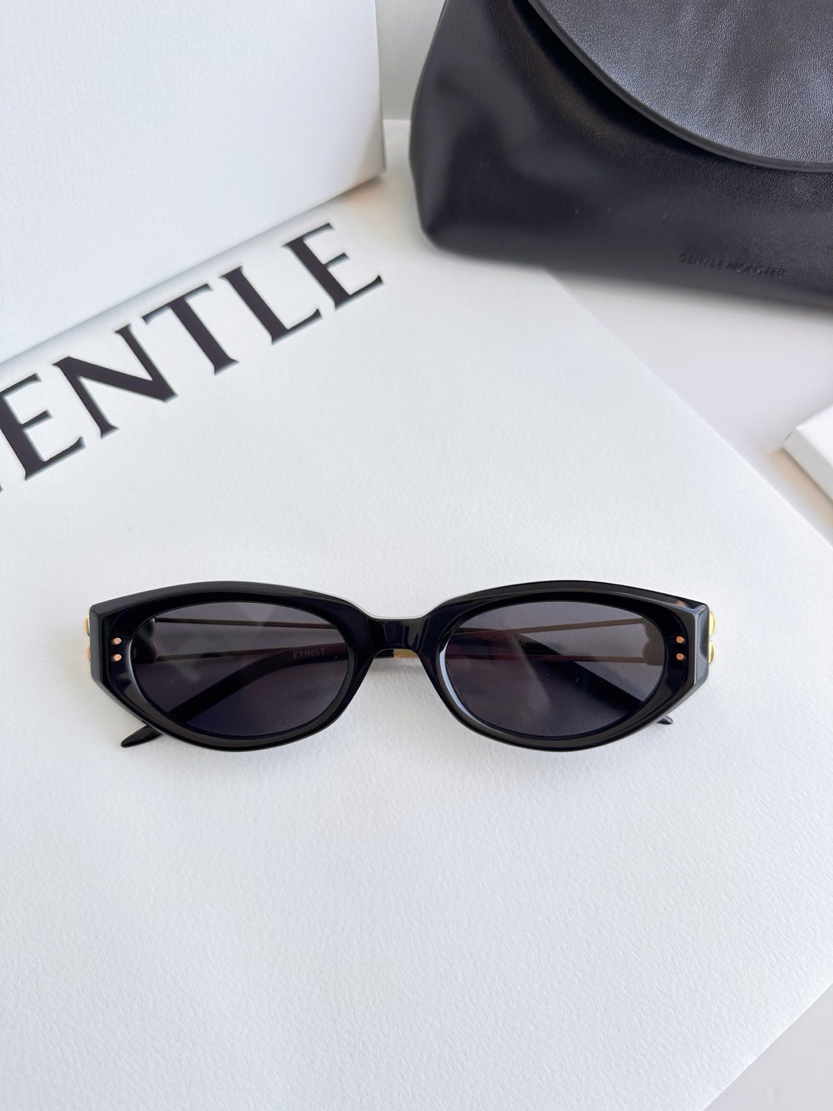 2025 Cat-eye sunglasses with high-definition nylon lenses and metal temples