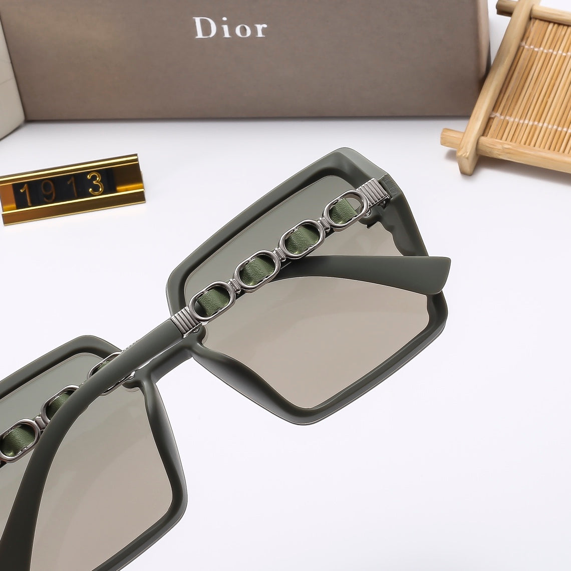 2026 4-color high-end popular sunglasses  1913