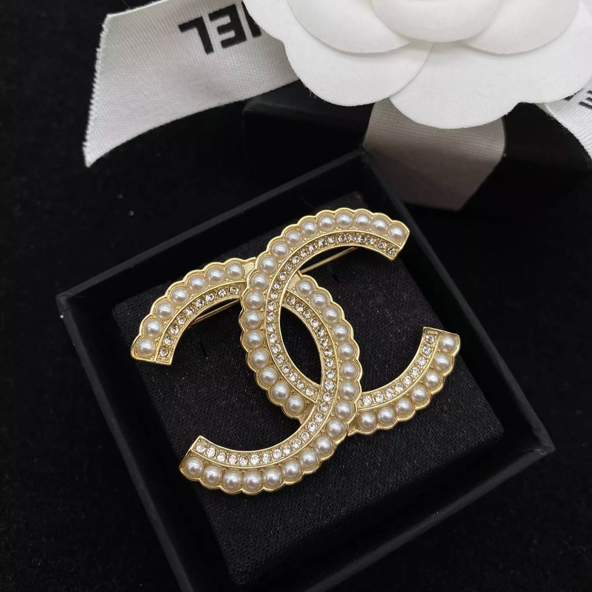 Temperament Pearl Splicing Brooch