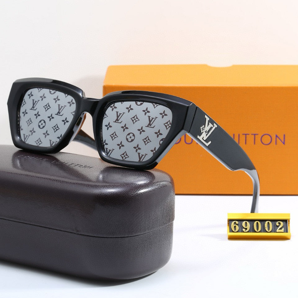 2026 Fashion Retro Embossed Sunglasses