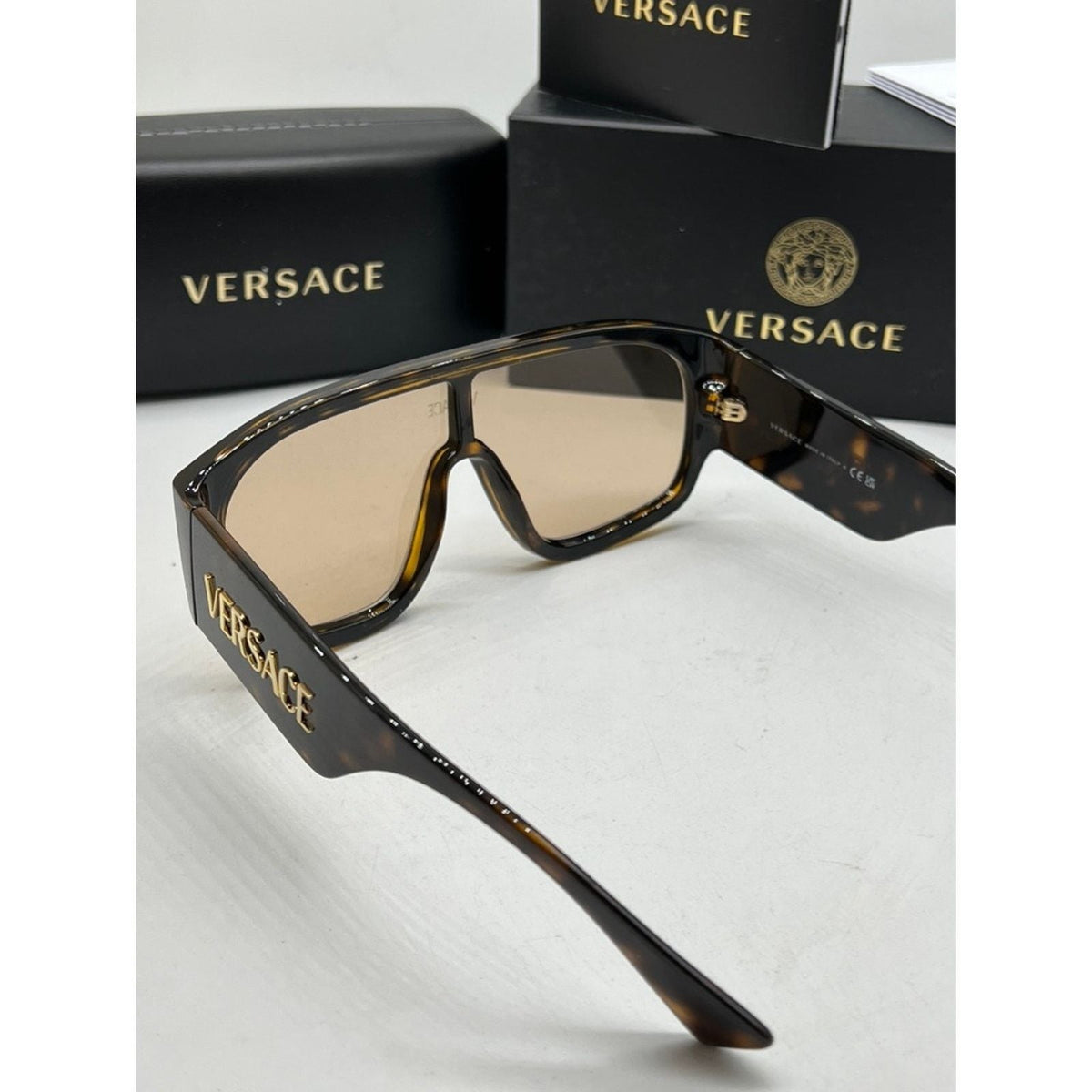 2026 Unisex One-piece Large Frame Fashion Sunglasses
