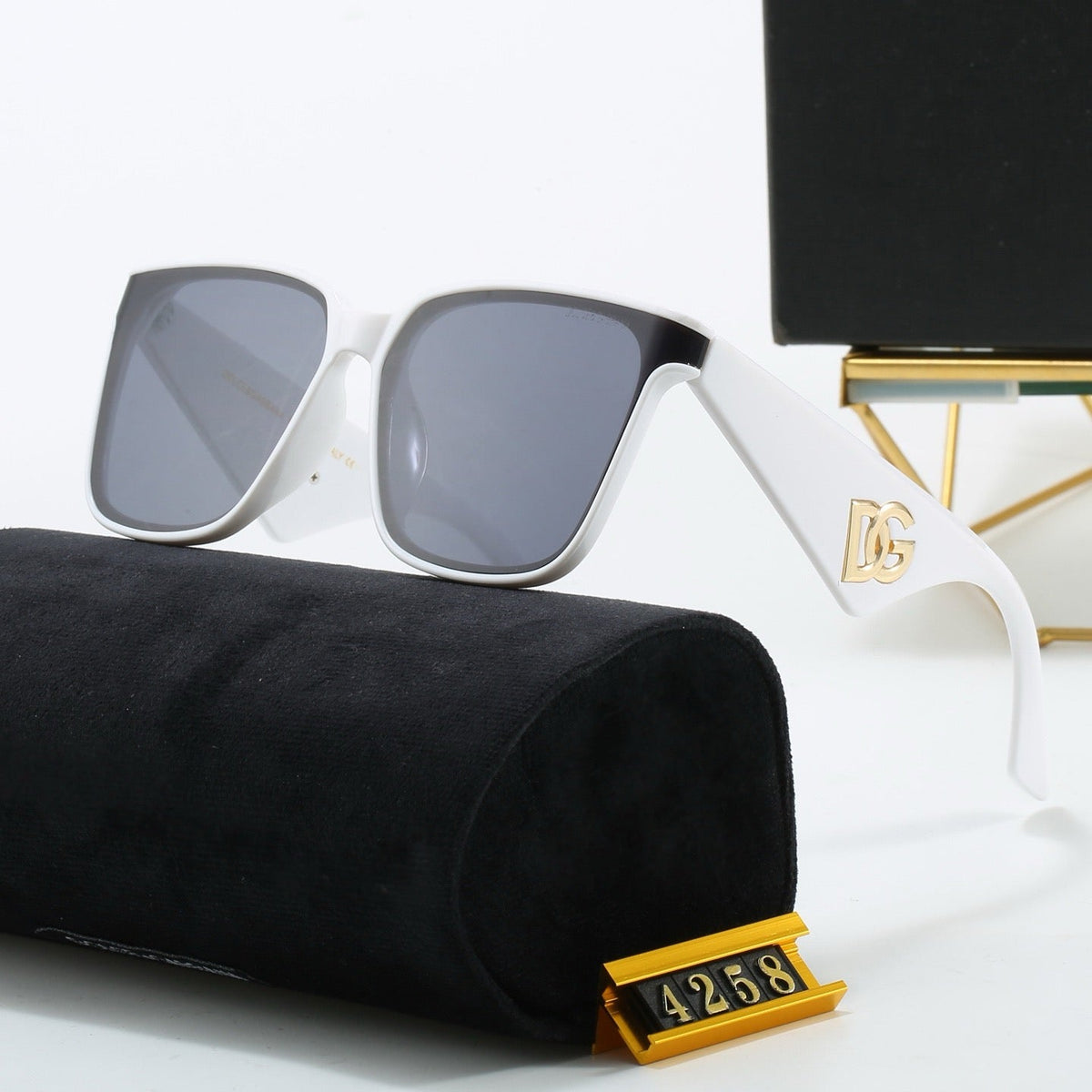 2026 6 colors of fashionable and popular triangle-leg sunglasses  4258