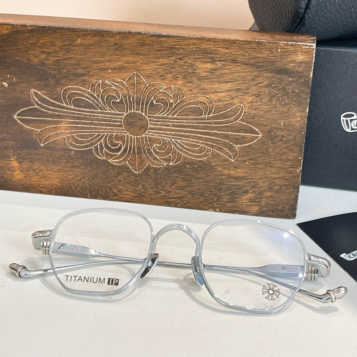 2026 New transparent metal sunglasses