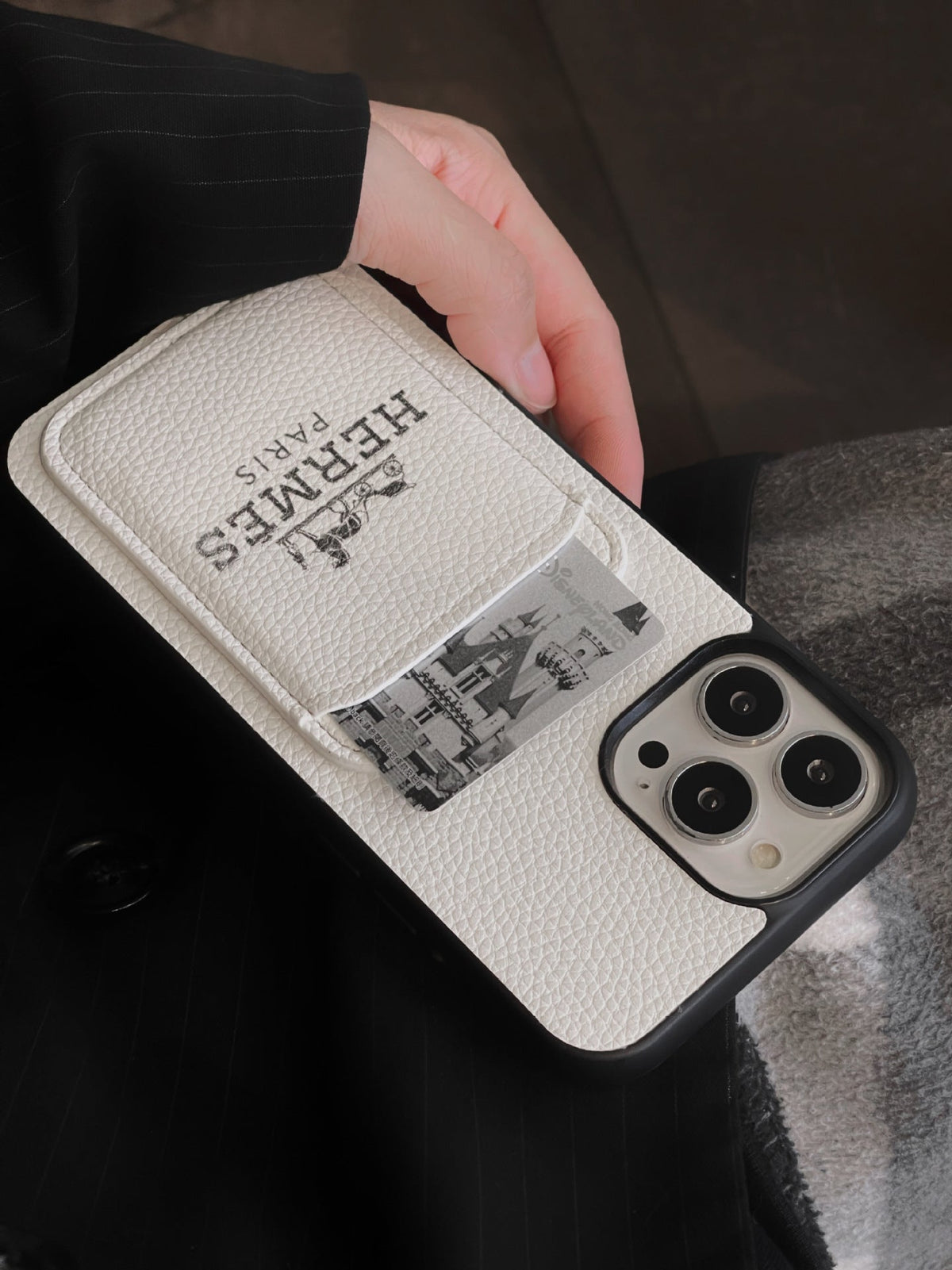 Luxurious pebbled leather card case