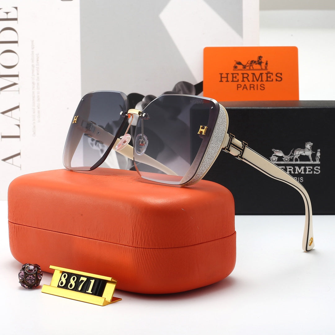 2026 Fashion Sparkling Diamond Frame Sunglasses