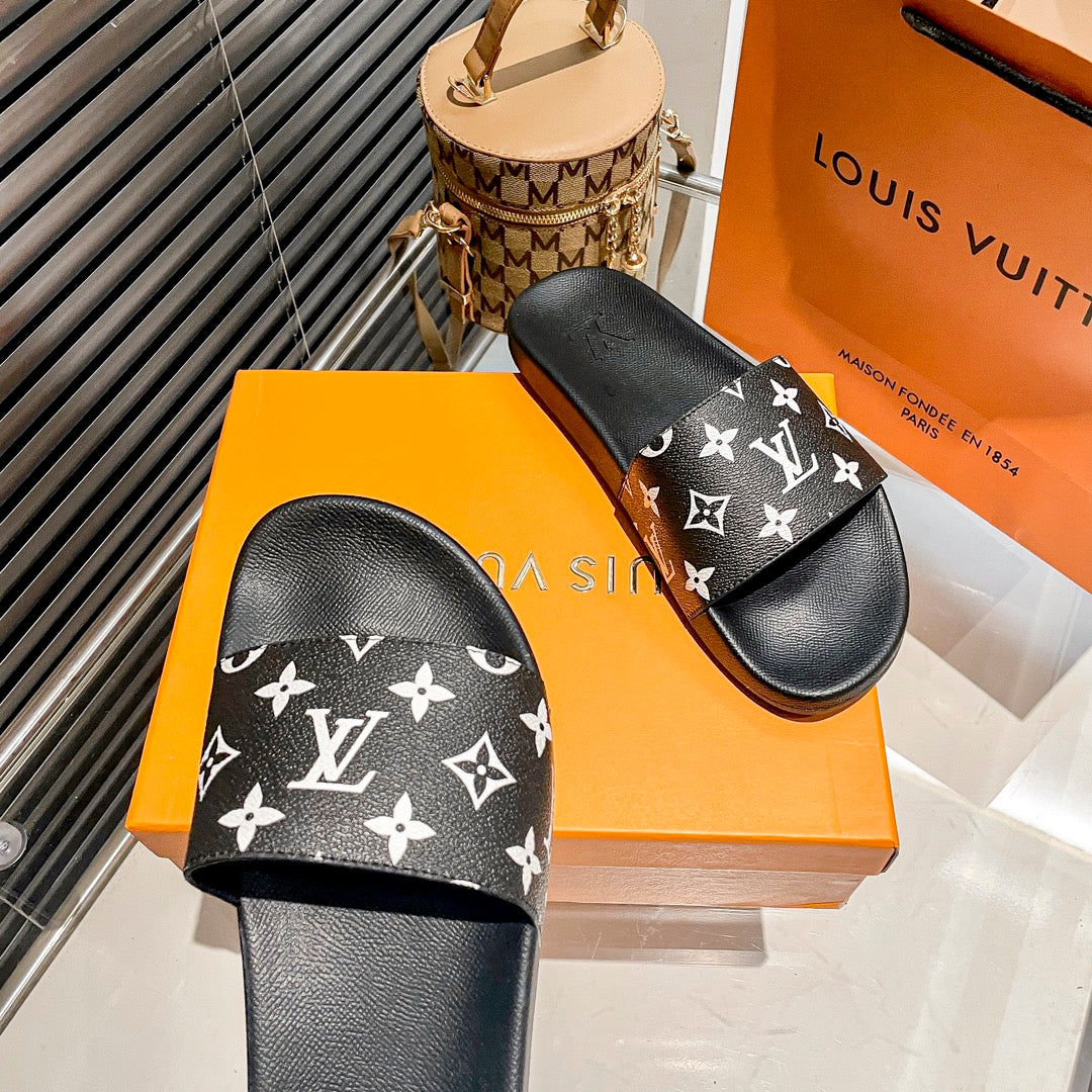 Couples Monogram& Checkerboard Slippers