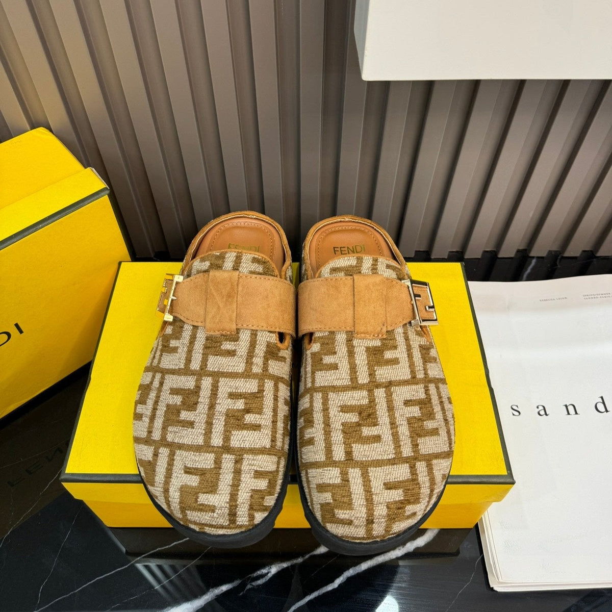 Autumn and Winter Embossed Slippers