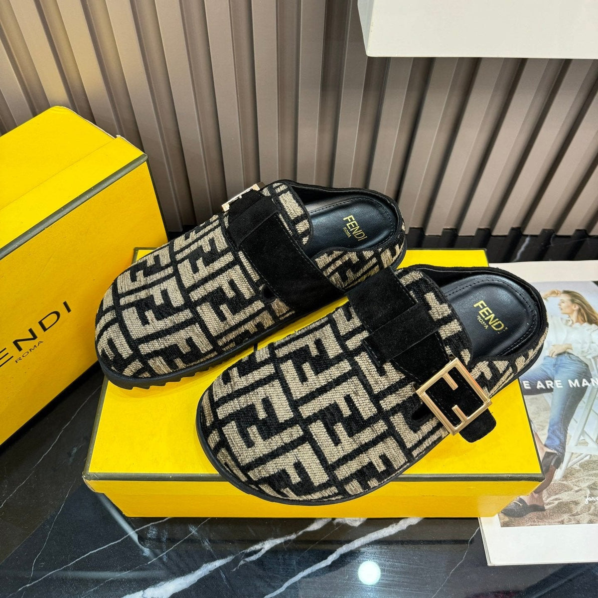 Autumn and Winter Embossed Slippers