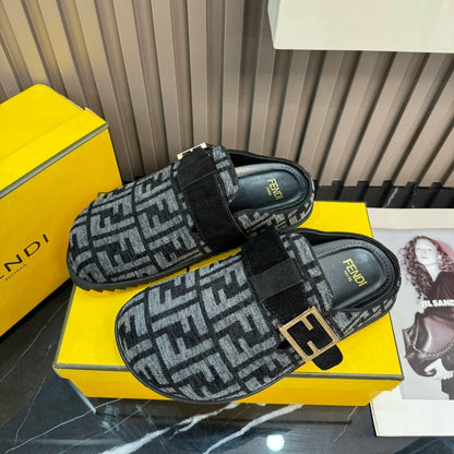 Autumn and Winter Embossed Slippers