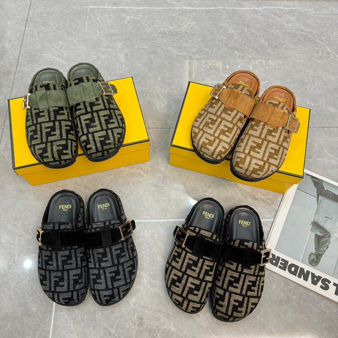 Autumn and Winter Embossed Slippers