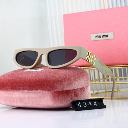 2026 Rectangular Gold-tone Logo Emblems Fashion Sunglasses